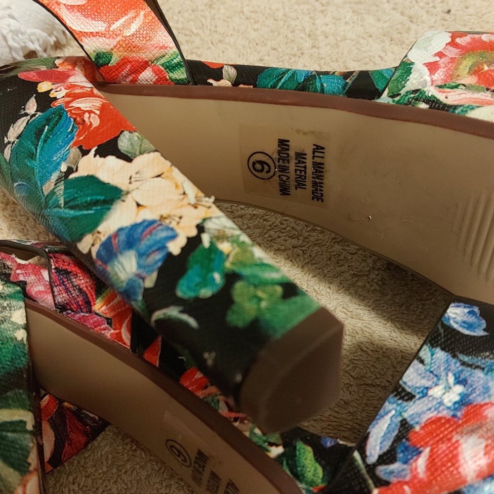 Sexy Floral Platform Ankle Strap Heels - Picture 5 of 7